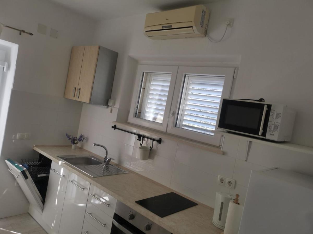 Apartments Lumbardina Lumbarda Ngoại thất bức ảnh