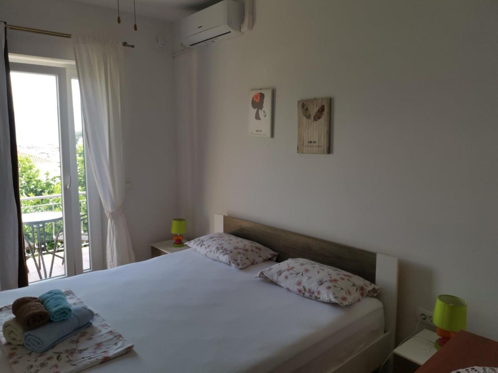 Apartments Lumbardina Lumbarda Ngoại thất bức ảnh